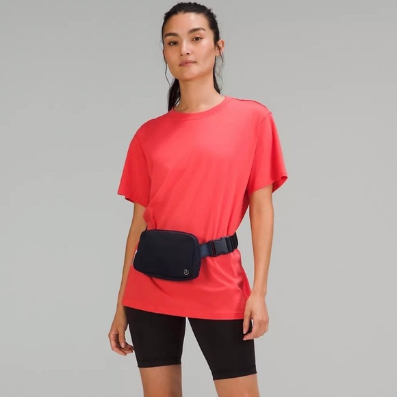 lululemon athletica Bags Lululemon Everywhere Belt Bag Navy Poshmark